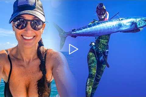 Spear Fishing WAHOO in The Florida Keys (Pelagic Spearfishing TIPS & TRICKS)