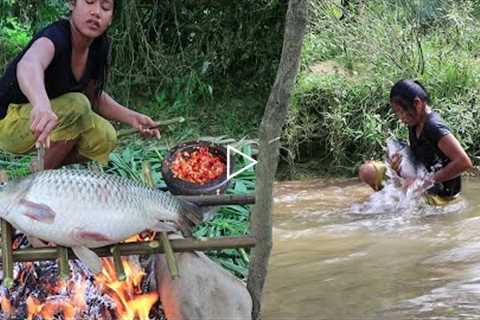 Catch Fish In River For Food Of Survival - Fish grilled with Peppers sauce Show eating Delicious