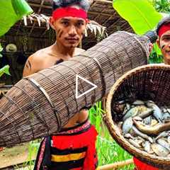 Traditional Fishing and Cooking Recipe | Catch a lot of fish at rice field by traditional fish trap