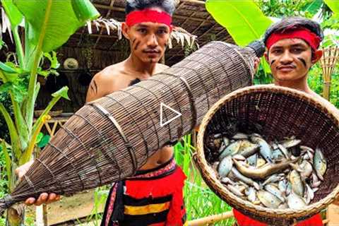 Traditional Fishing and Cooking Recipe | Catch a lot of fish at rice field by traditional fish trap