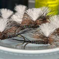 THE YOOPER FLY LIFE - How to Tie the Crystal Borcher's Parachute